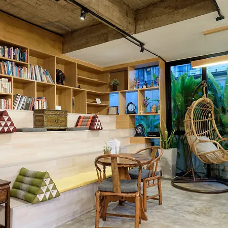 Yolo Bangkok Boutique Hotel-3
